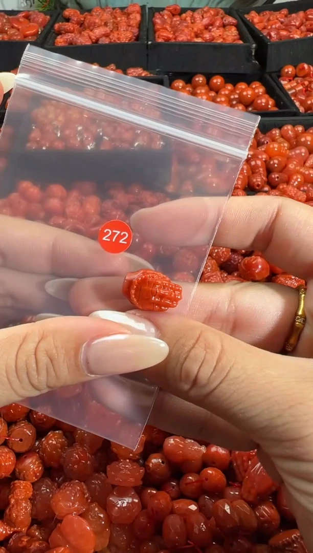 颈饰未镶嵌南红玛瑙1