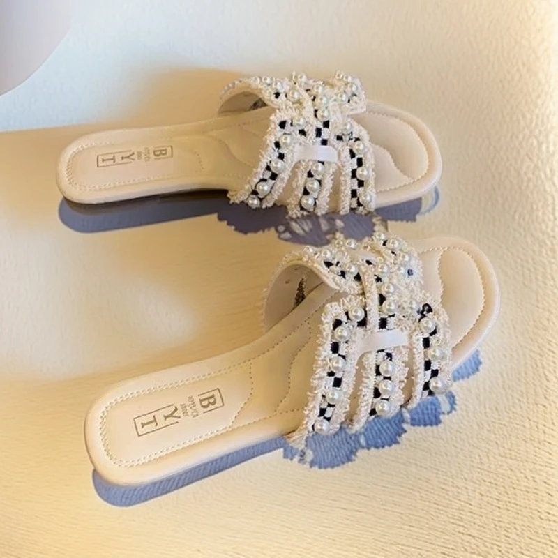 2025夏季时尚新款小香风平底一字拖爆款凉鞋百搭软底防滑珍珠女鞋