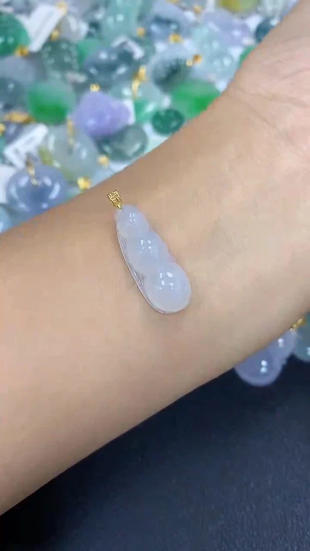 颈饰18K金镶嵌翡翠a货假一赔三支持复检百元上9元证书费自理