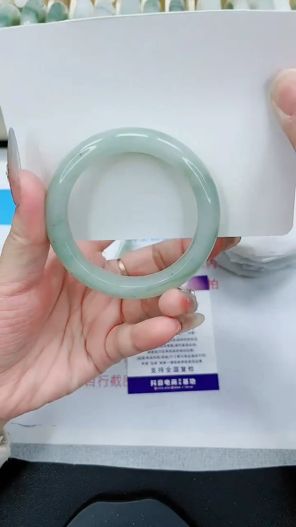 【闪购商品】石英质玉手镯未镶嵌73号/53-54圈