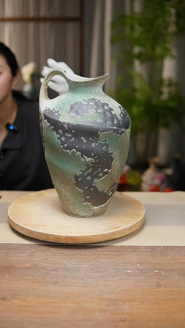 【闪购商品】陶瓷花器诧寂复古绿奶壶