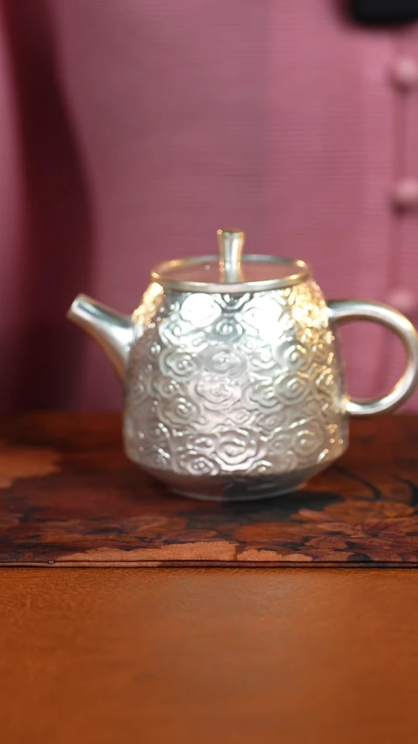 祥云壶................