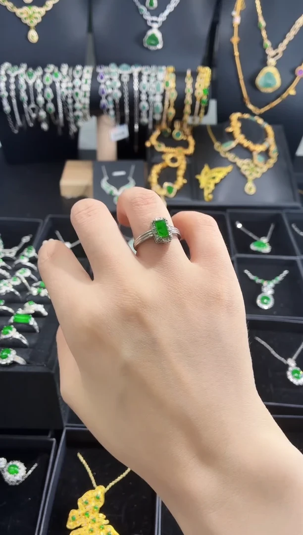 翡翠戒指未镶嵌戒指