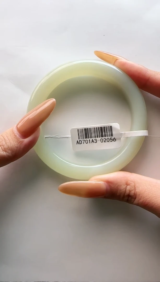 【闪购商品】和田玉手镯未镶嵌55+