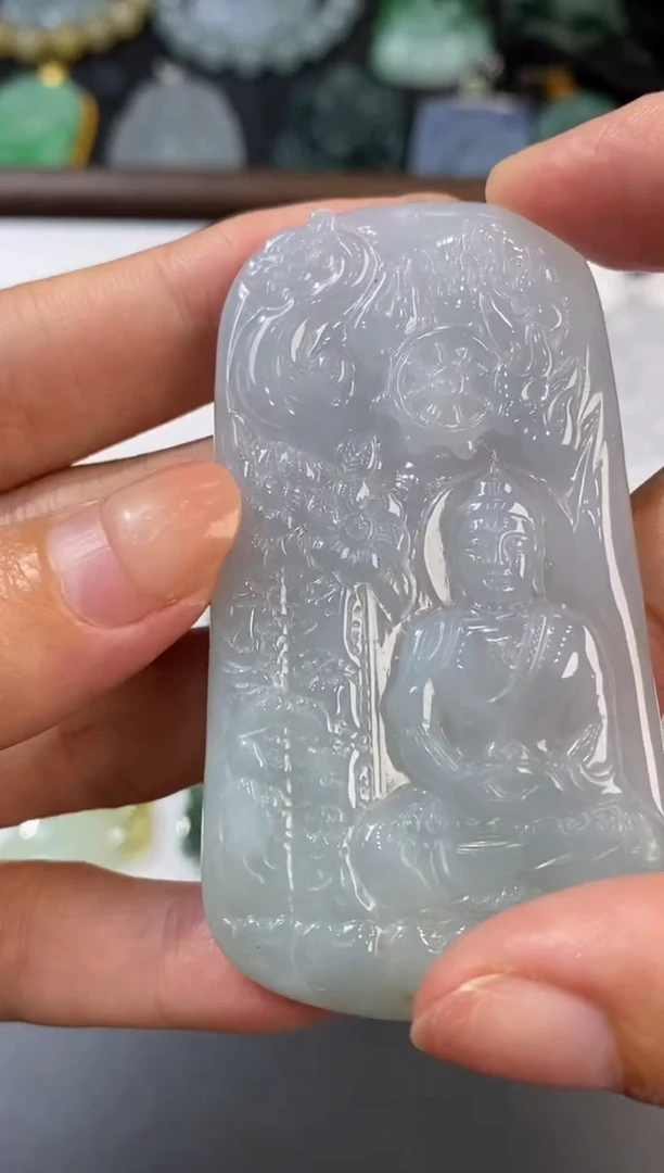 未镶嵌挂件翡翠373071    多人
