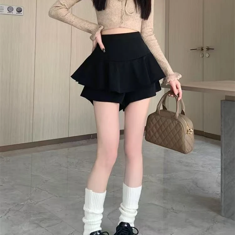 闺蜜家    2025年秋款百搭不规则高腰显瘦荷叶边裙裤半身裙6893