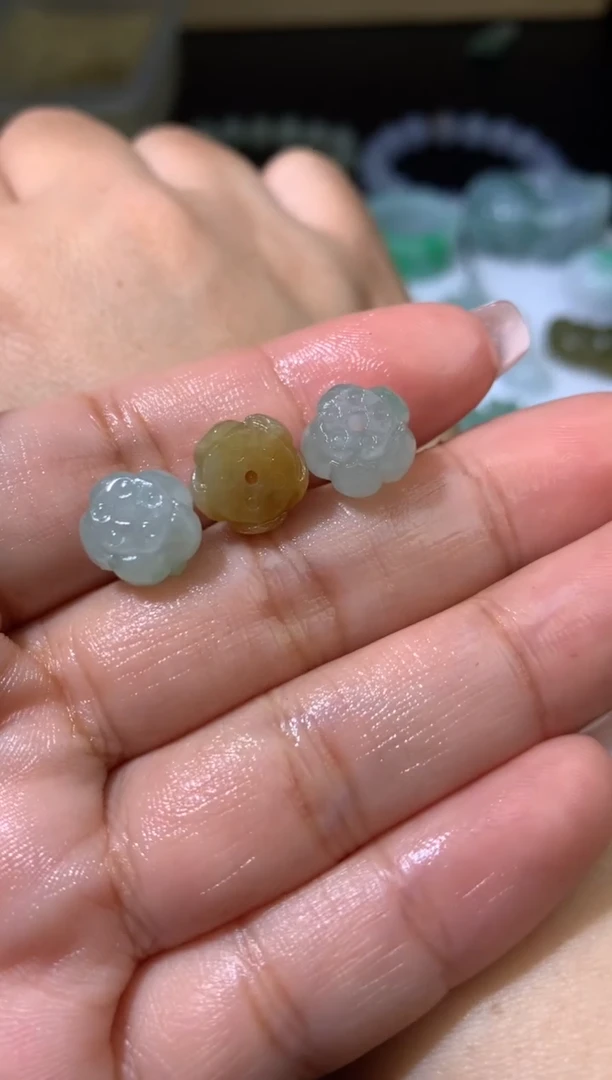 未镶嵌定制翡翠伊*毛货