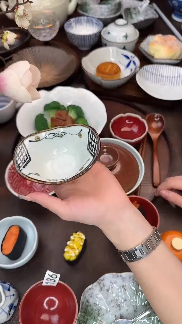 瓷（手绘菱格纹）一锭银
