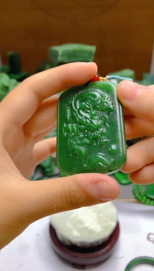 和田玉（碧玉）未镶嵌颈饰1