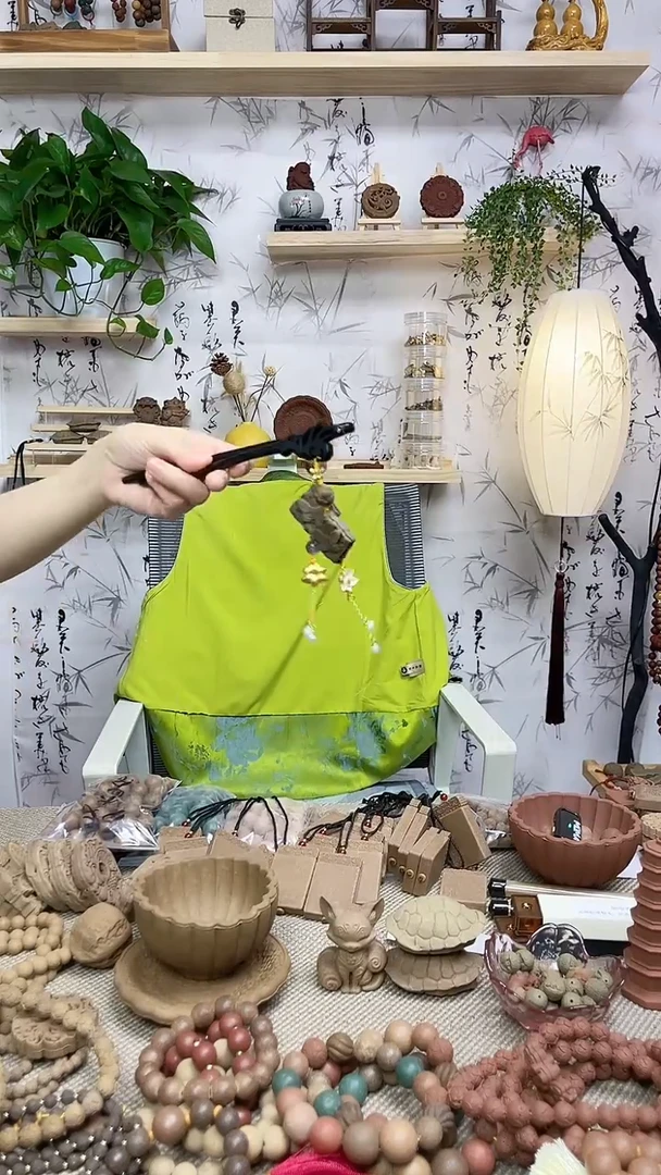 泥塑香身芄方蝴蝶簪子