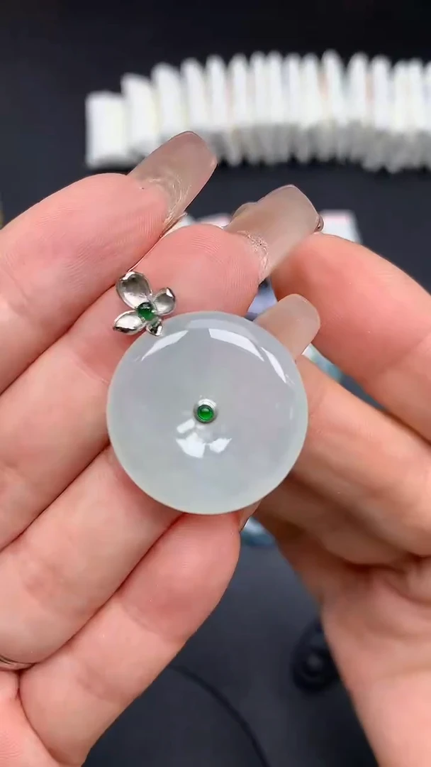 翡翠18K金镶嵌吊坠(不含链)MS191841