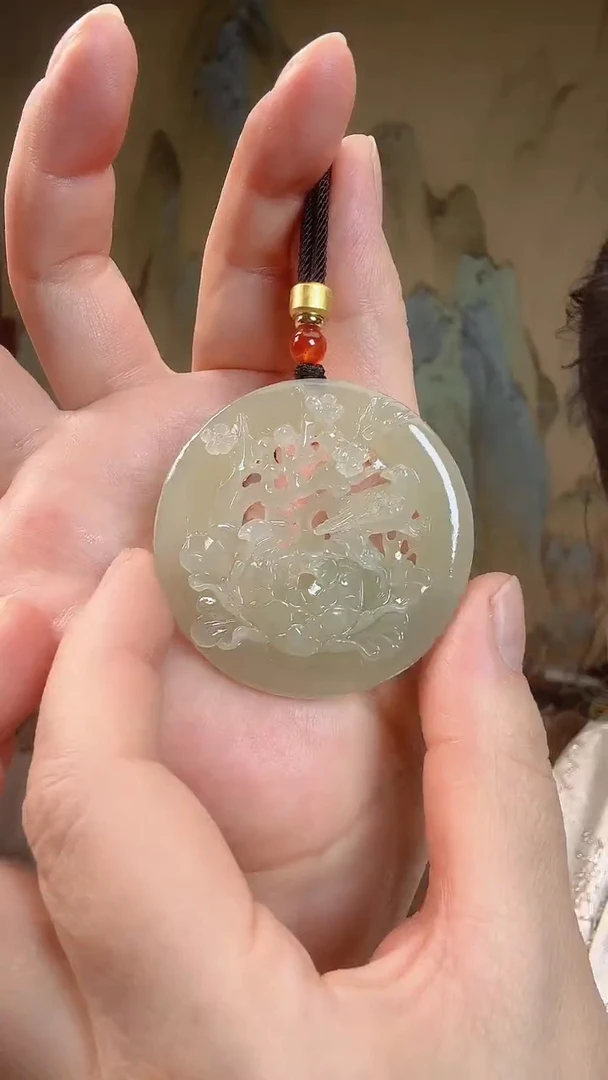 颈饰未镶嵌和田玉.