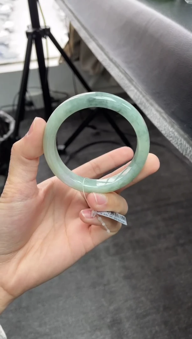 【闪购商品】翡翠手镯未镶嵌手镯