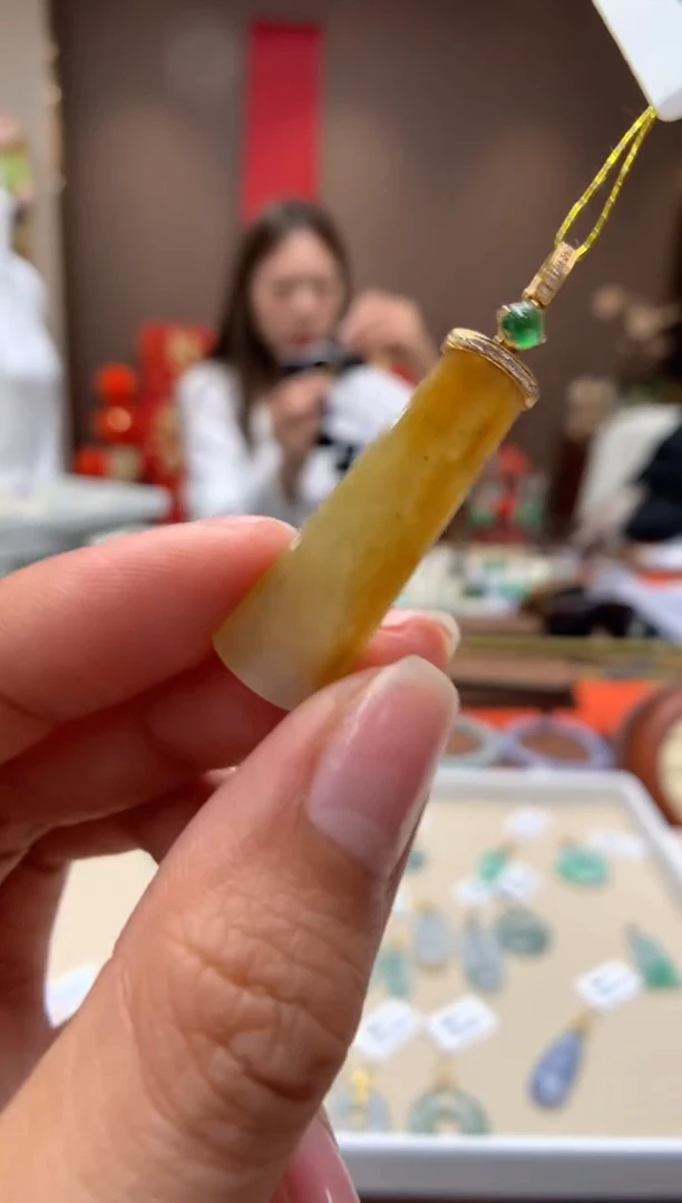 【闪购商品】翡翠颈饰18K金镶嵌无事牌