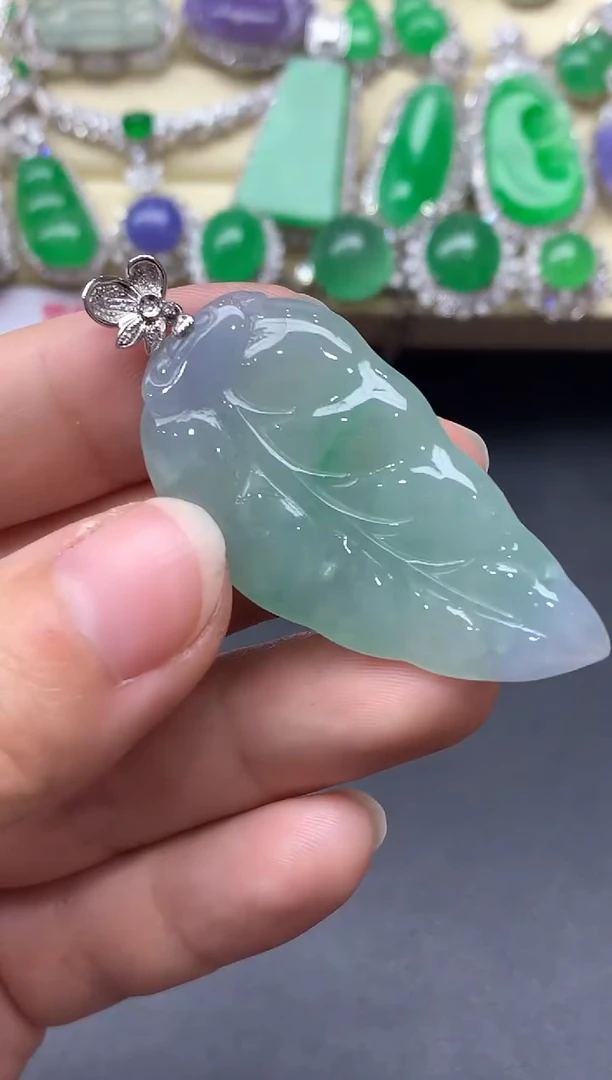 颈饰18K金镶嵌翡翠247-中国好珍宝