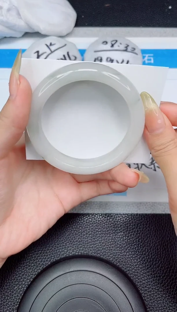 石英质玉手镯未镶嵌48-58.2