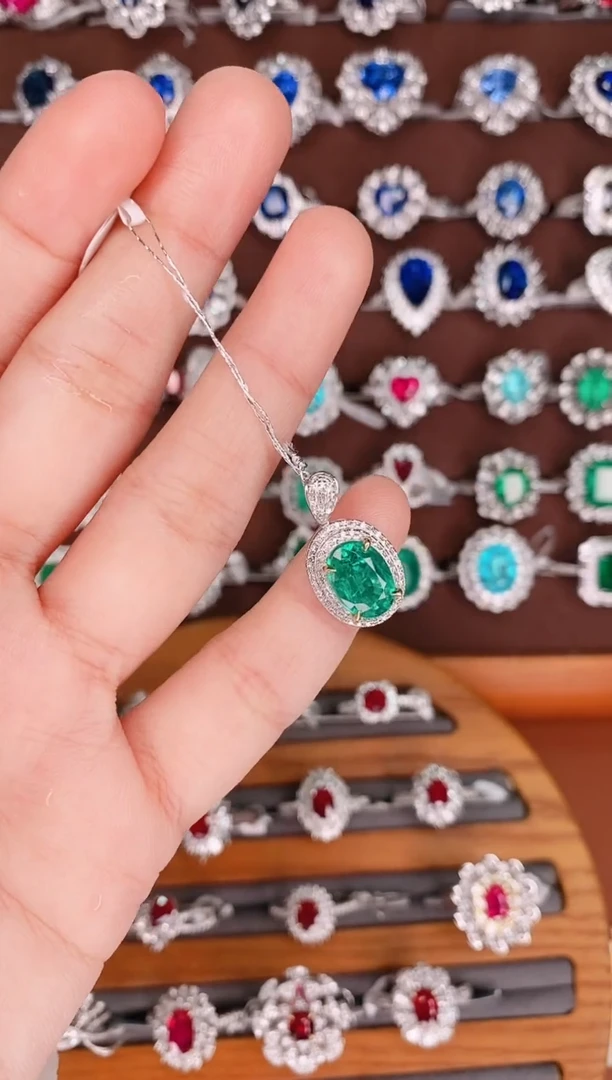 【闪购商品】祖母绿18K金吊坠18K金镶嵌·