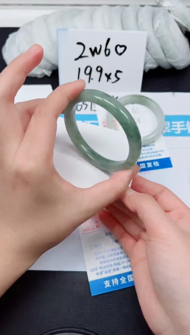 【闪购商品】石英质玉手镯未镶嵌G162-58.1