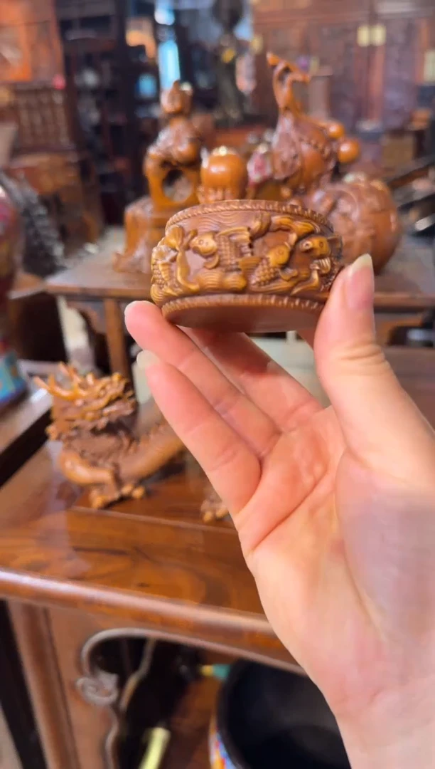 木黄杨木年年有余底座68.8888