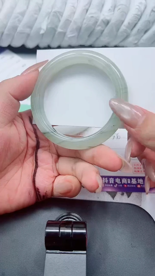 石英质玉手镯未镶嵌155-56