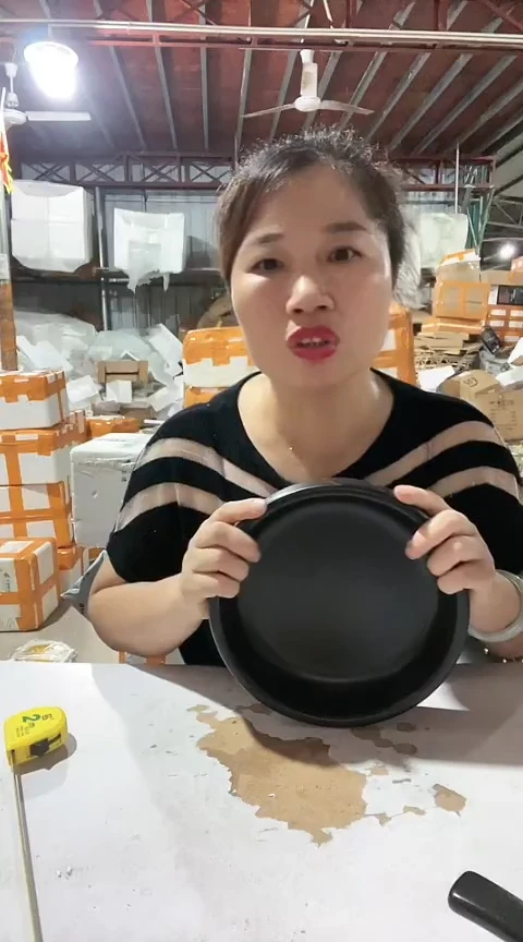 瑕疵22黑色圆煎盘