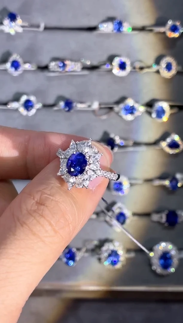 戒指蓝宝石18K金镶嵌【闪购】1.55ct/七天鉴赏/皇家蓝