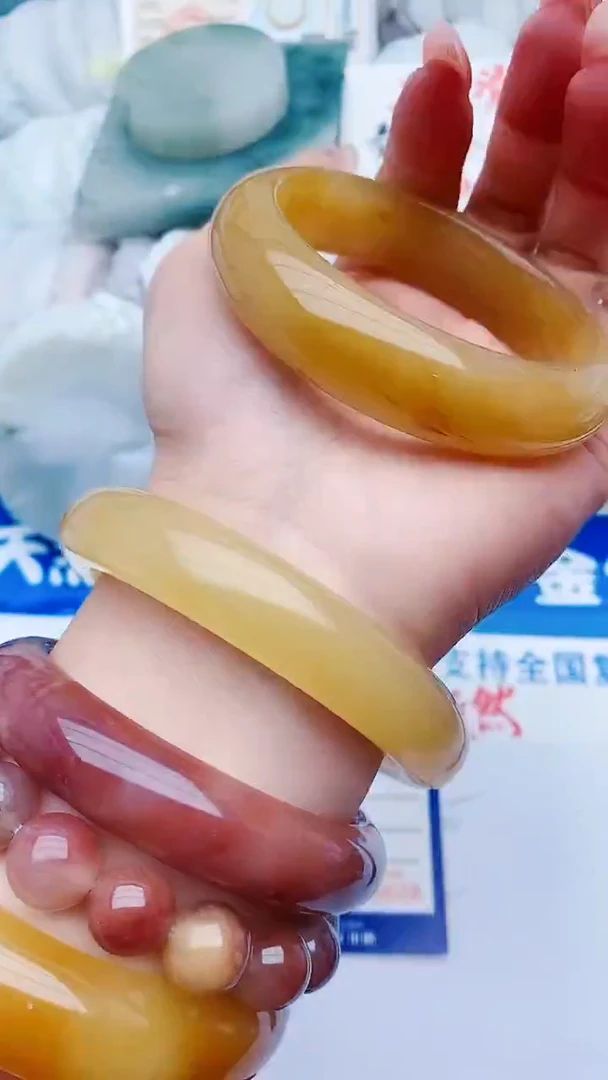 【闪购商品】石英质玉手镯未镶嵌a84-61-62