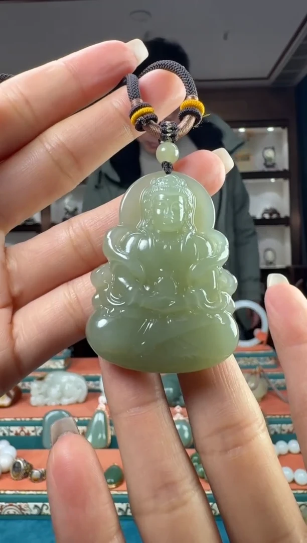 颈饰未镶嵌和田玉佩佩