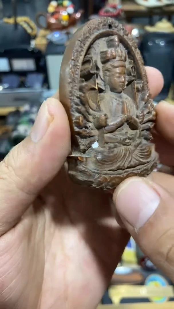 瓷片闪购商品  如图所示