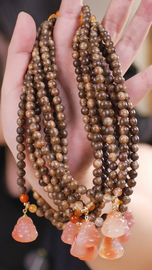 玛瑙/玉髓手串未镶嵌（两圈白奇楠0.6+盐源佛公）