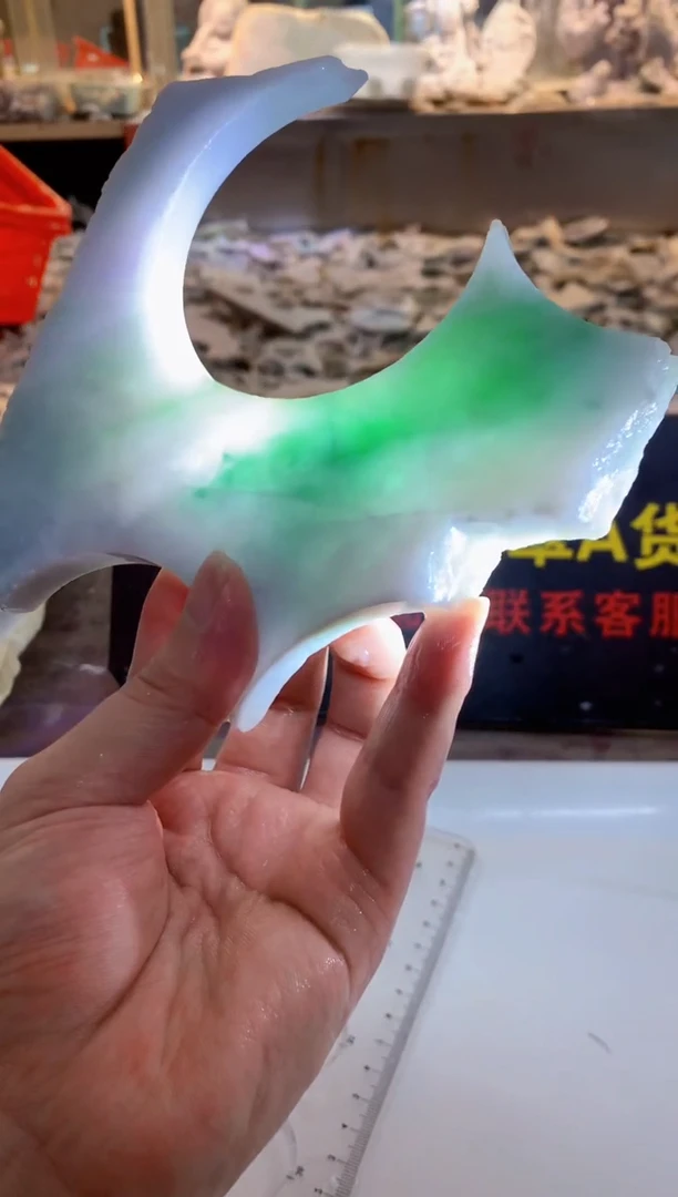 翡翠未镶嵌颈饰0朱0翡翠珠宝95