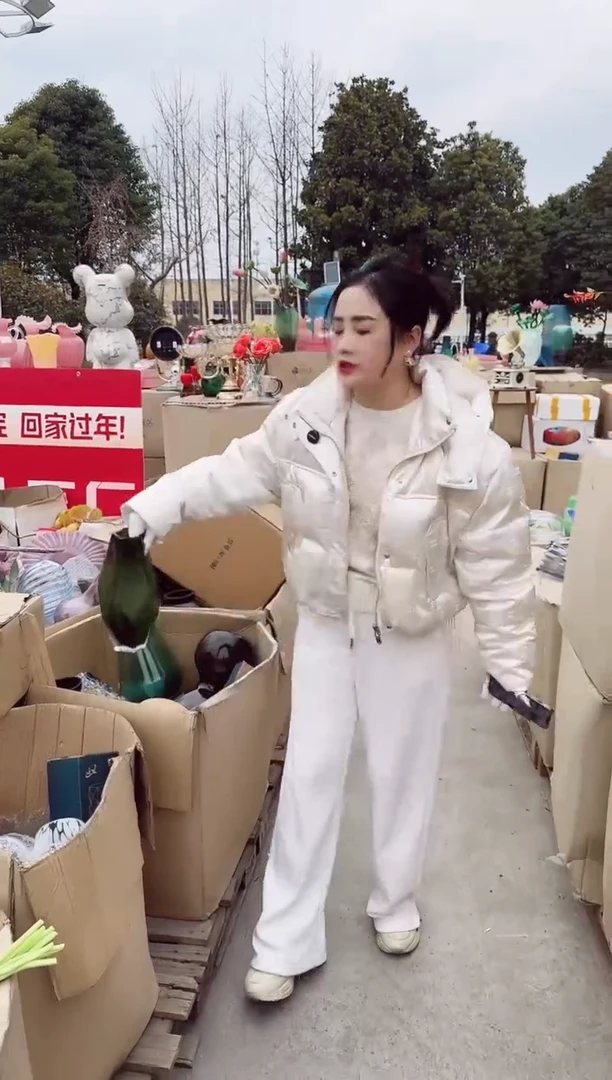 【闪购商品】玻璃安琪微瑕花瓶--0KMWX