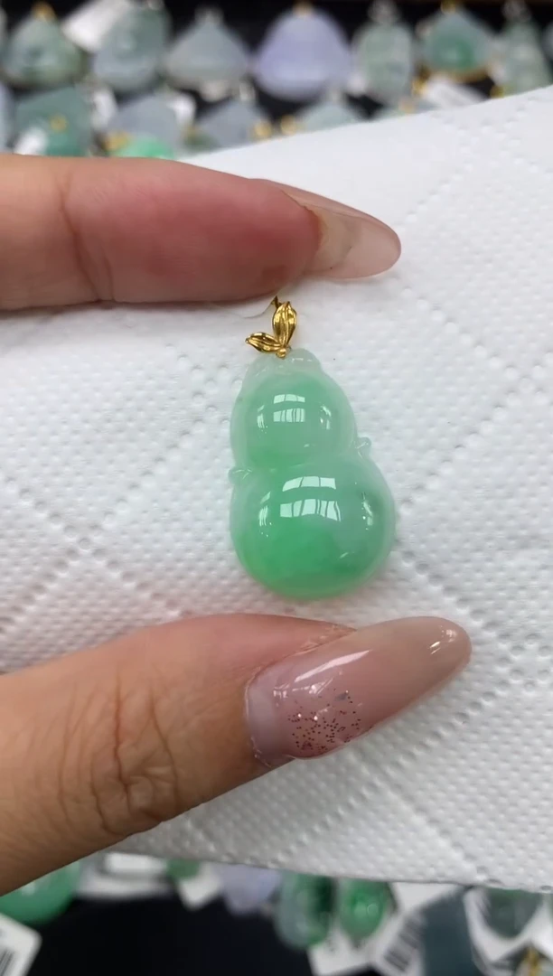 颈饰18K金镶嵌翡翠1111111111