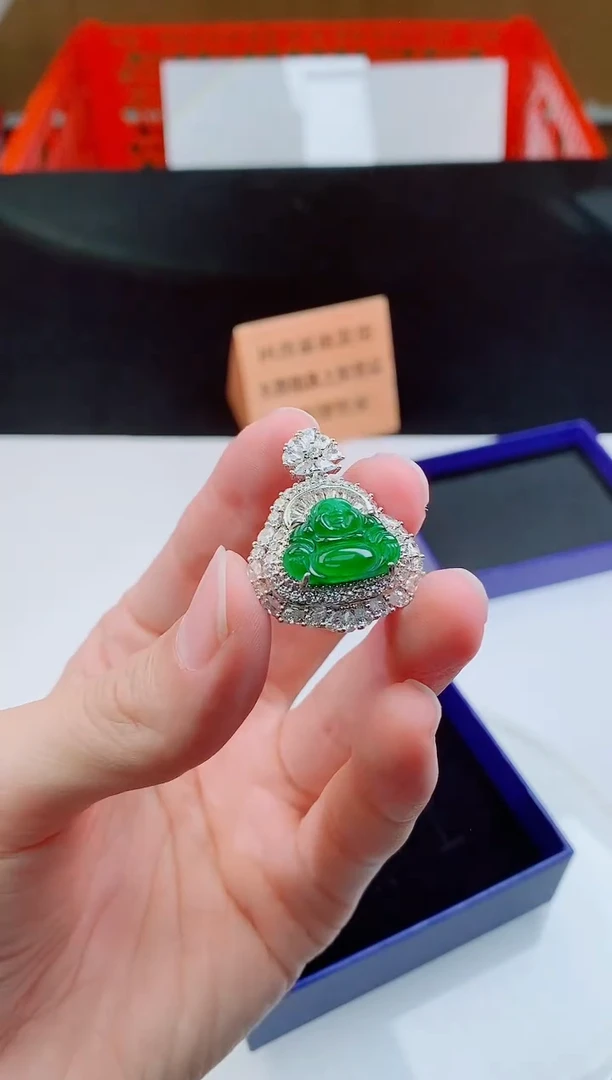 颈饰未镶嵌翡翠     ·