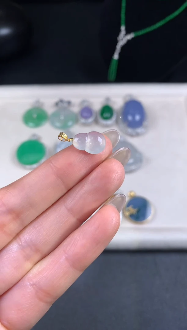 吊坠(不含链)18K金镶嵌翡翠