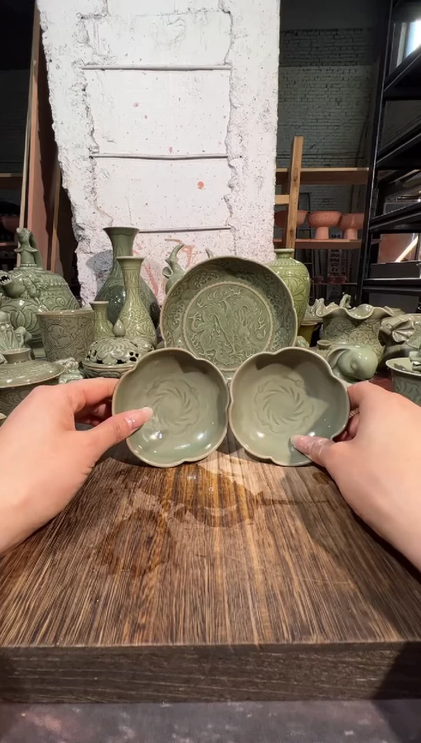 微瑕耀州窑小蘸料碟一对