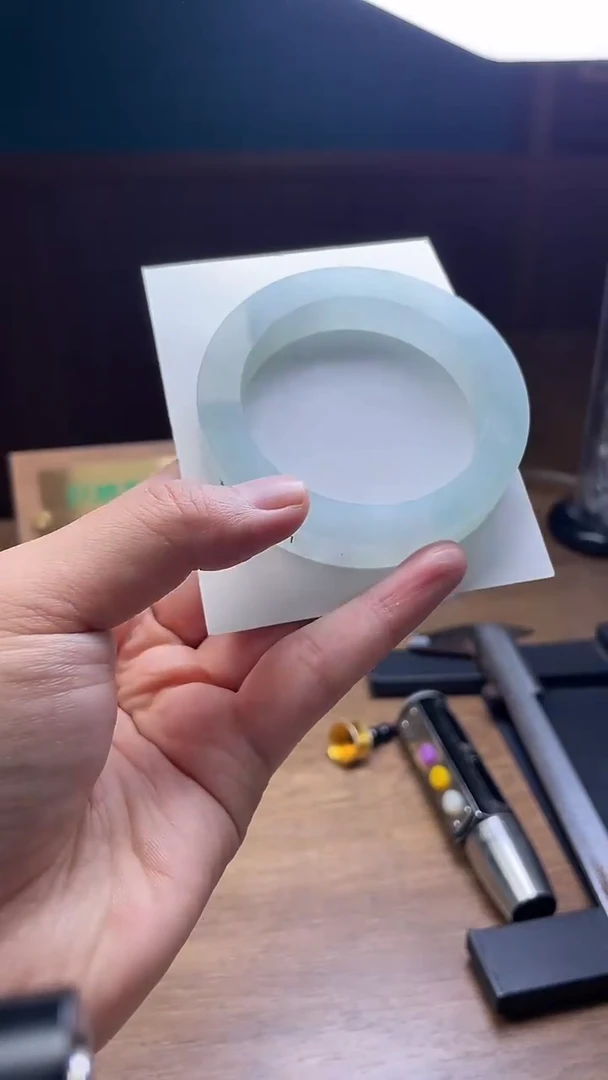 未镶嵌手镯定制翡翠昨****南定制