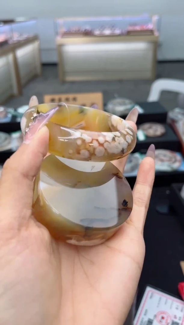 石英质玉手镯未镶嵌圈口（赠品镯心）6681058