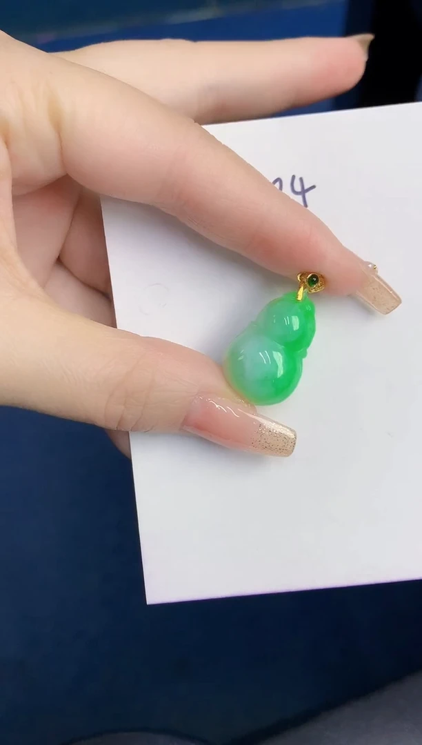 颈饰未镶嵌翡翠缅甸天然翡翠A货