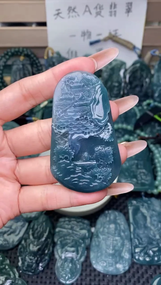 翡翠未镶嵌颈饰1