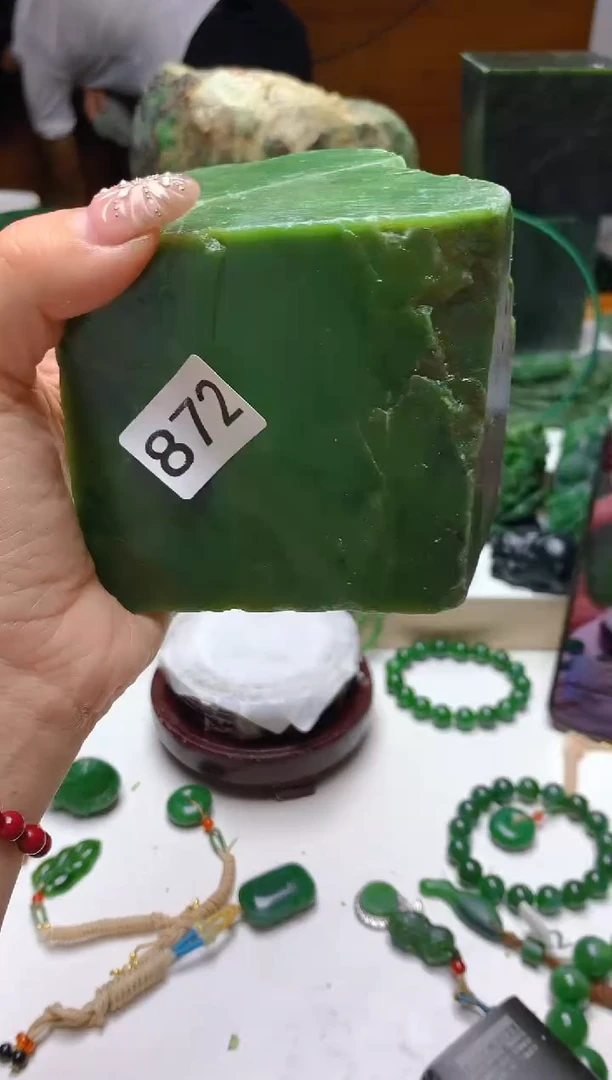 未镶嵌和田玉（碧玉）珠宝半成品1