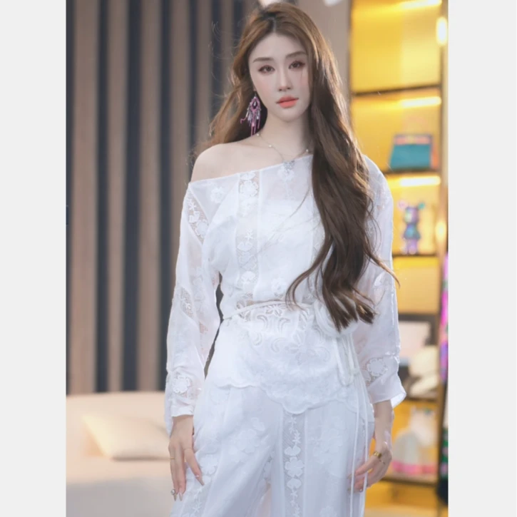 【媛媛女王】2025款刺绣时尚女士春夏季百搭衬衫上衣 250045