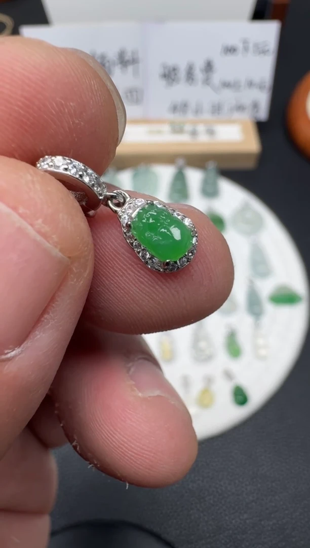 颈饰银S925镶嵌翡翠（22号）纯天然A货缅甸翡翠  小滴溜
