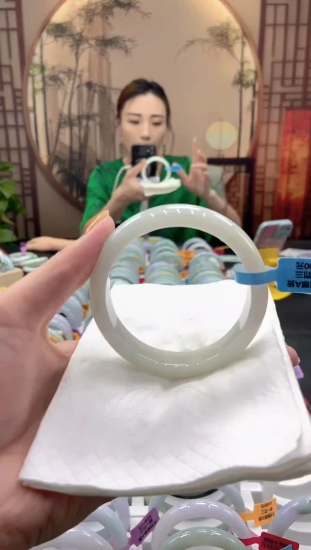 翡翠手镯未镶嵌000023553