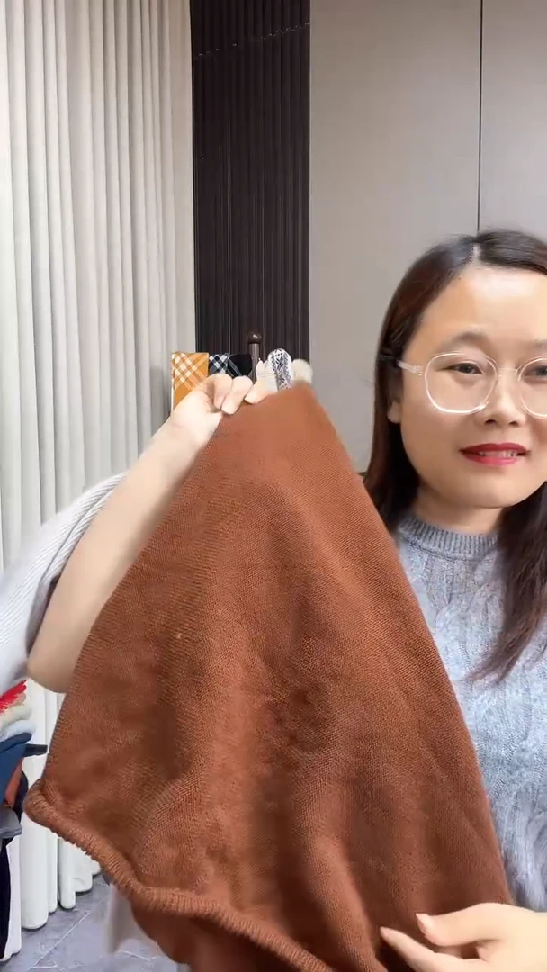 山羊绒三角巾咖色
