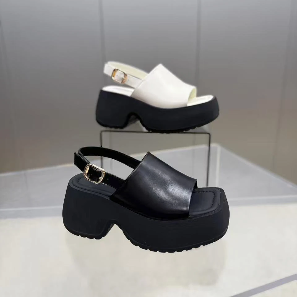 【左右华菲】8cm时尚真皮增高厚底凉鞋2025夏季坡跟百搭露趾坡跟鞋