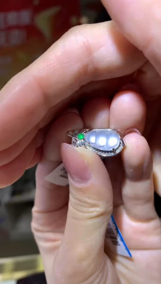 颈饰18K金镶嵌翡翠|不退不换