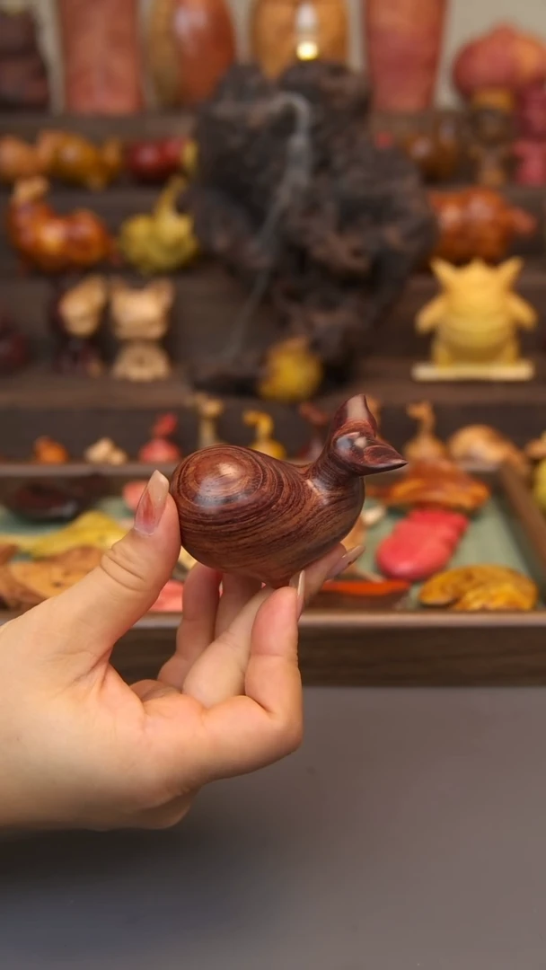 交趾黄檀（大红酸枝）?****?绒毛黄檀鲸鱼