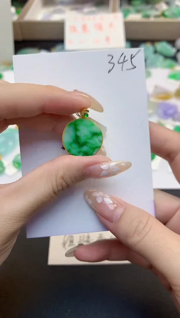 颈饰18K金镶嵌翡翠天然缅甸a货翡翠