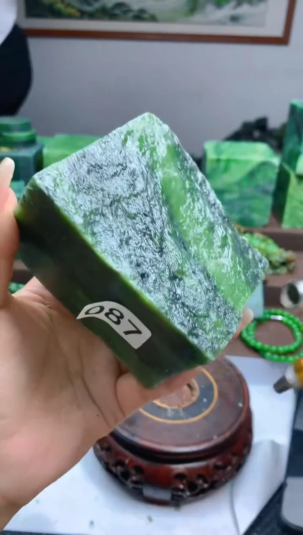 和田玉（碧玉）未镶嵌珠宝半成品087